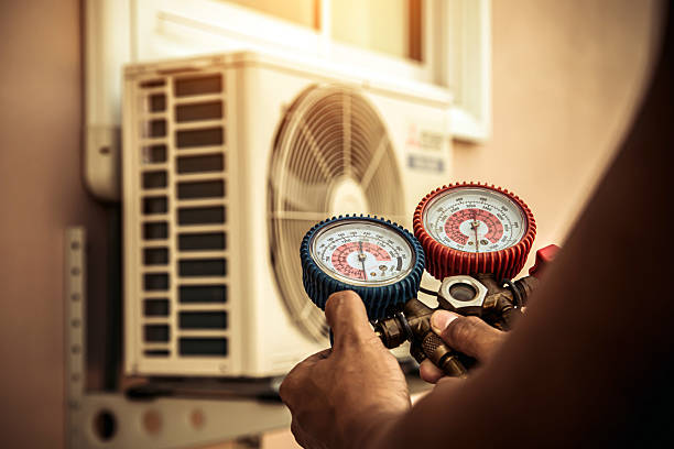 Professional Hvac technician working in Bynum, AL